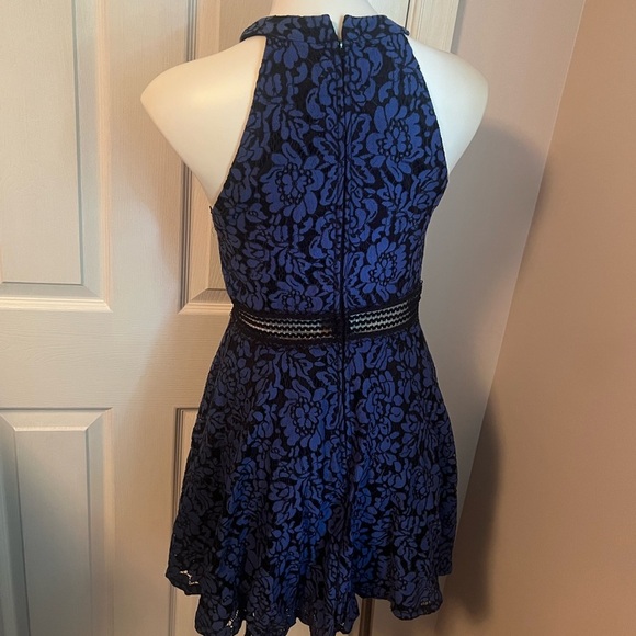 City Triangles blue high neck sleeveless dress - Picture 4 of 4